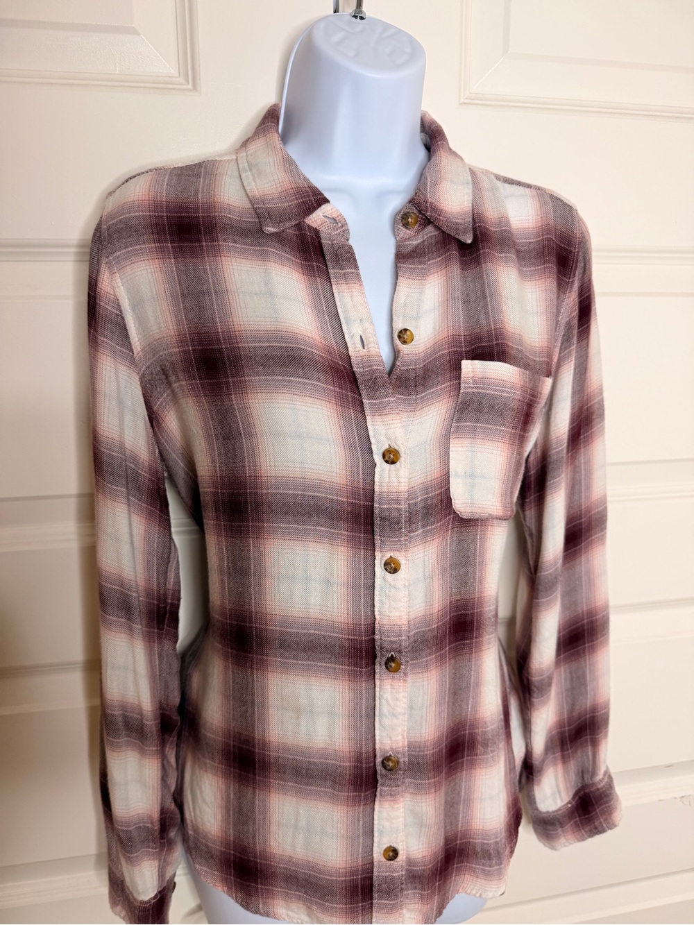 Abercrombie & Fitch Men's Burgundy Plaid Button-Down Shirt